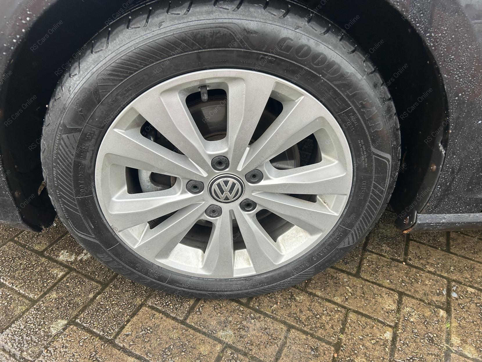 Volkswagen Passat 1.6 TDI BlueMotion Estate 5dr Diesel Manual Euro 5 (s/s) (105 ps)