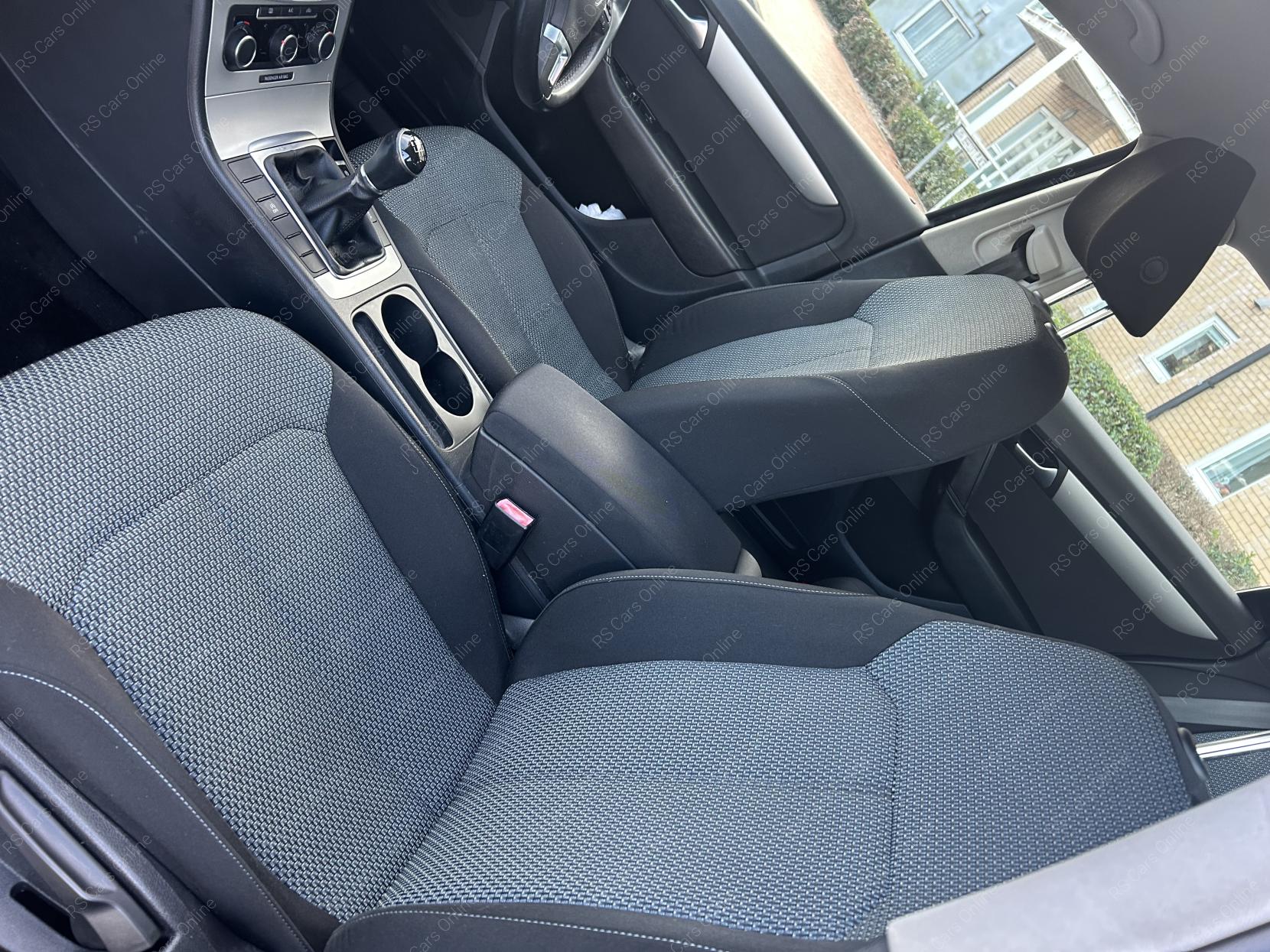 Volkswagen Passat 1.6 TDI BlueMotion Estate 5dr Diesel Manual Euro 5 (s/s) (105 ps)