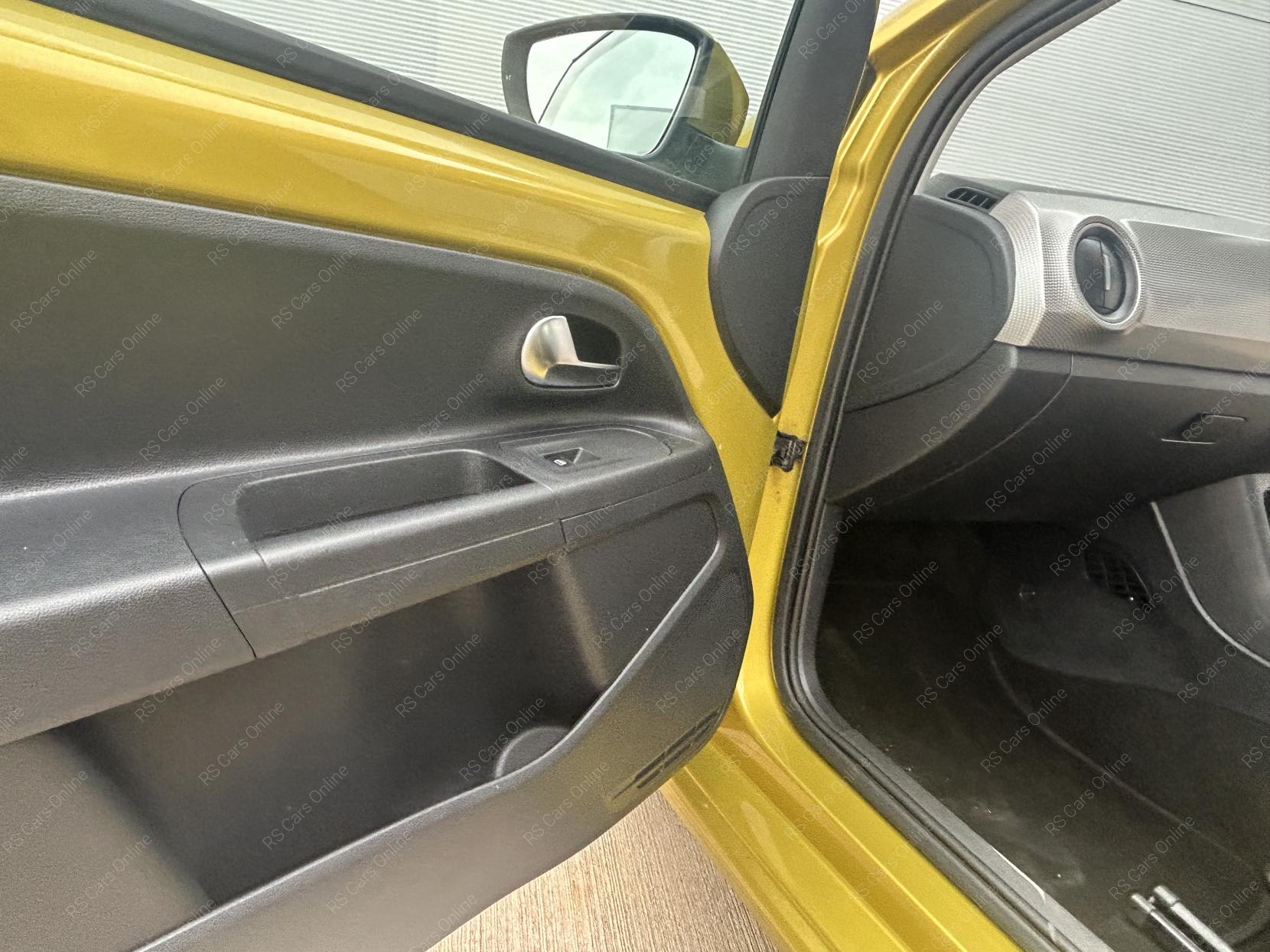 Volkswagen up! 1.0 High up! Hatchback 3dr Petrol Manual Euro 6 (75 ps)