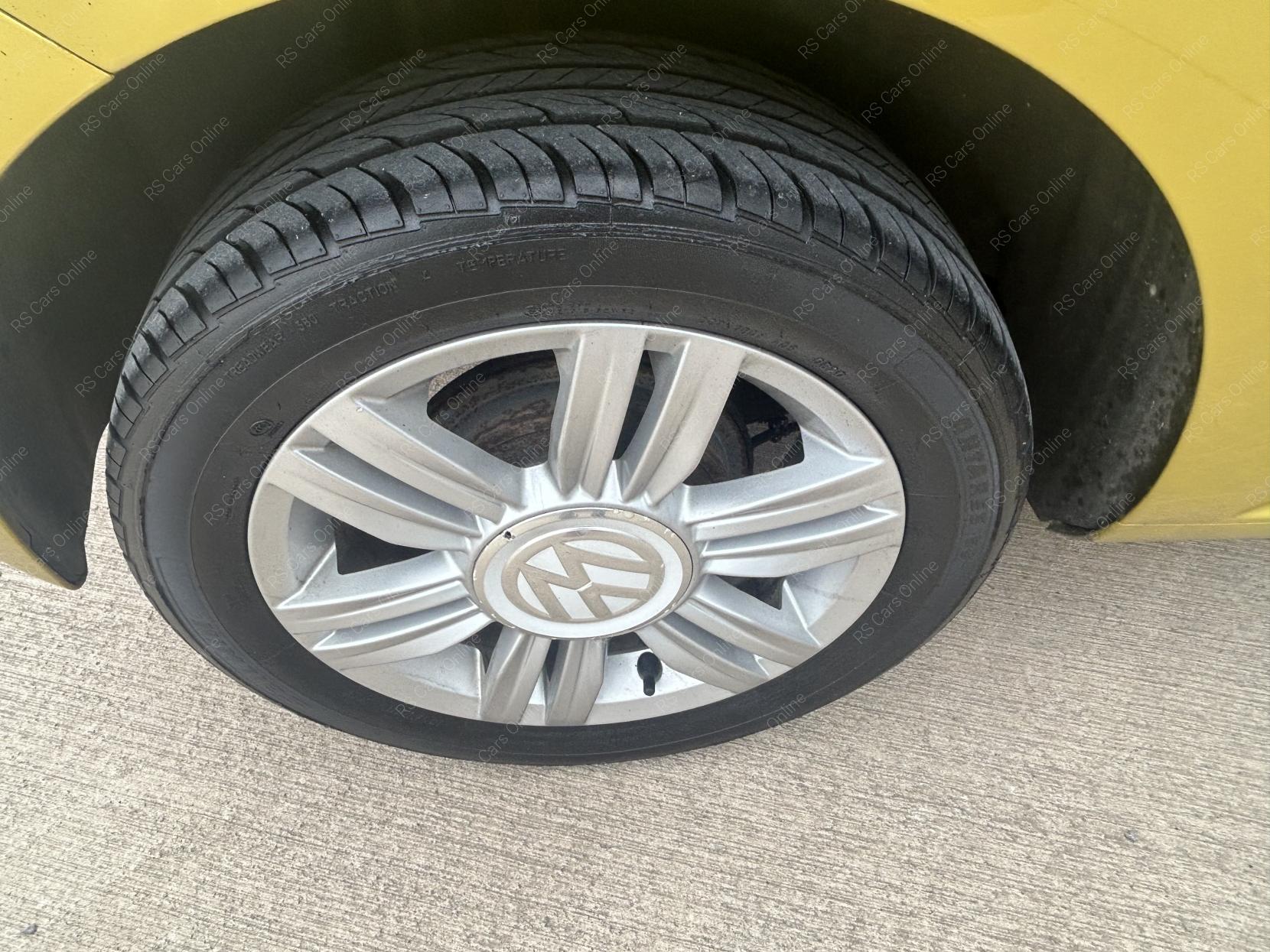 Volkswagen up! 1.0 High up! Hatchback 3dr Petrol Manual Euro 6 (75 ps)