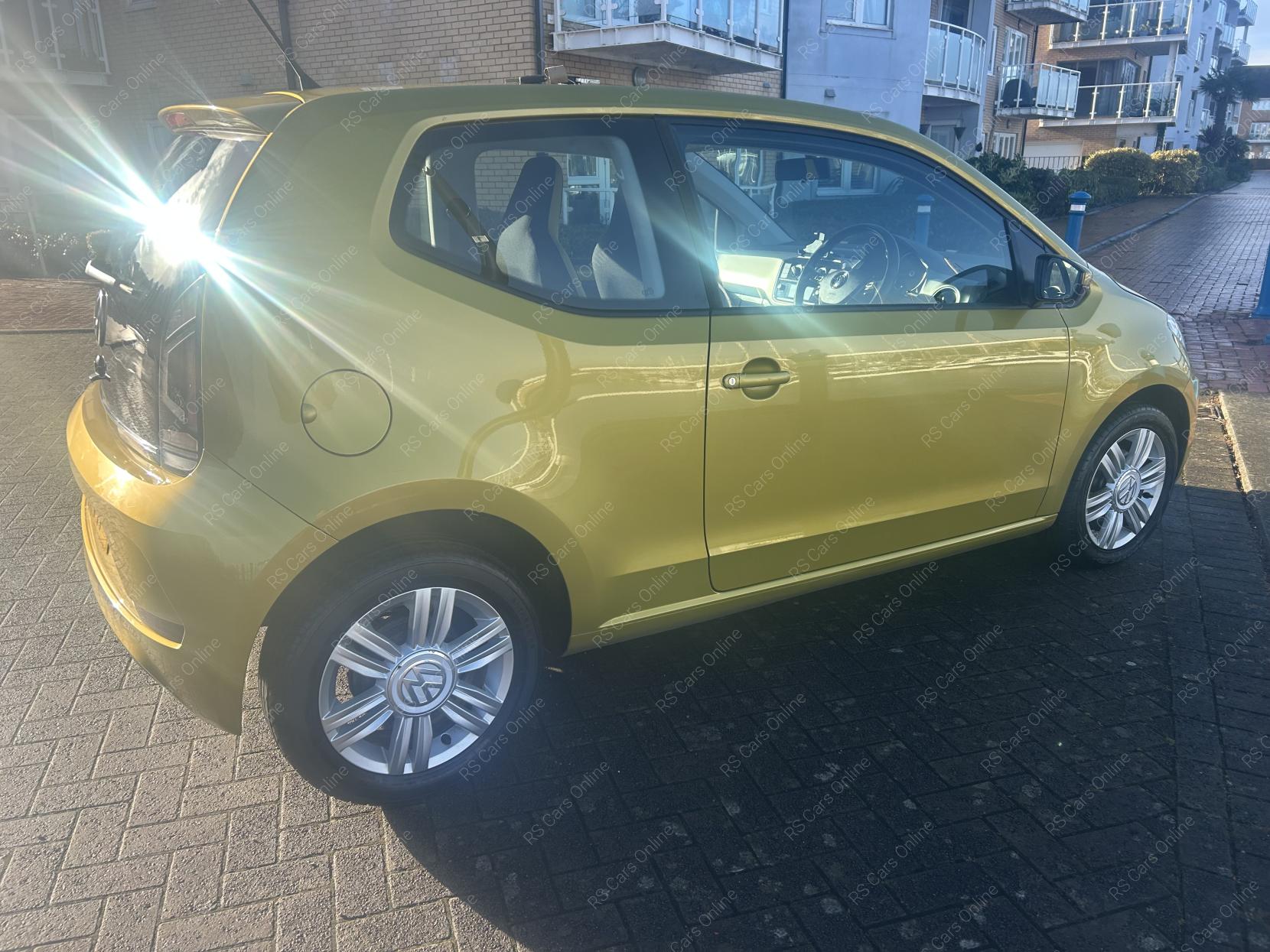 Volkswagen up! 1.0 High up! Hatchback 3dr Petrol Manual Euro 6 (75 ps)