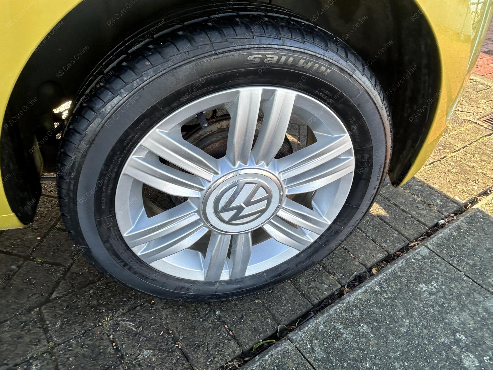 Volkswagen up! 1.0 High up! Hatchback 3dr Petrol Manual Euro 6 (75 ps)