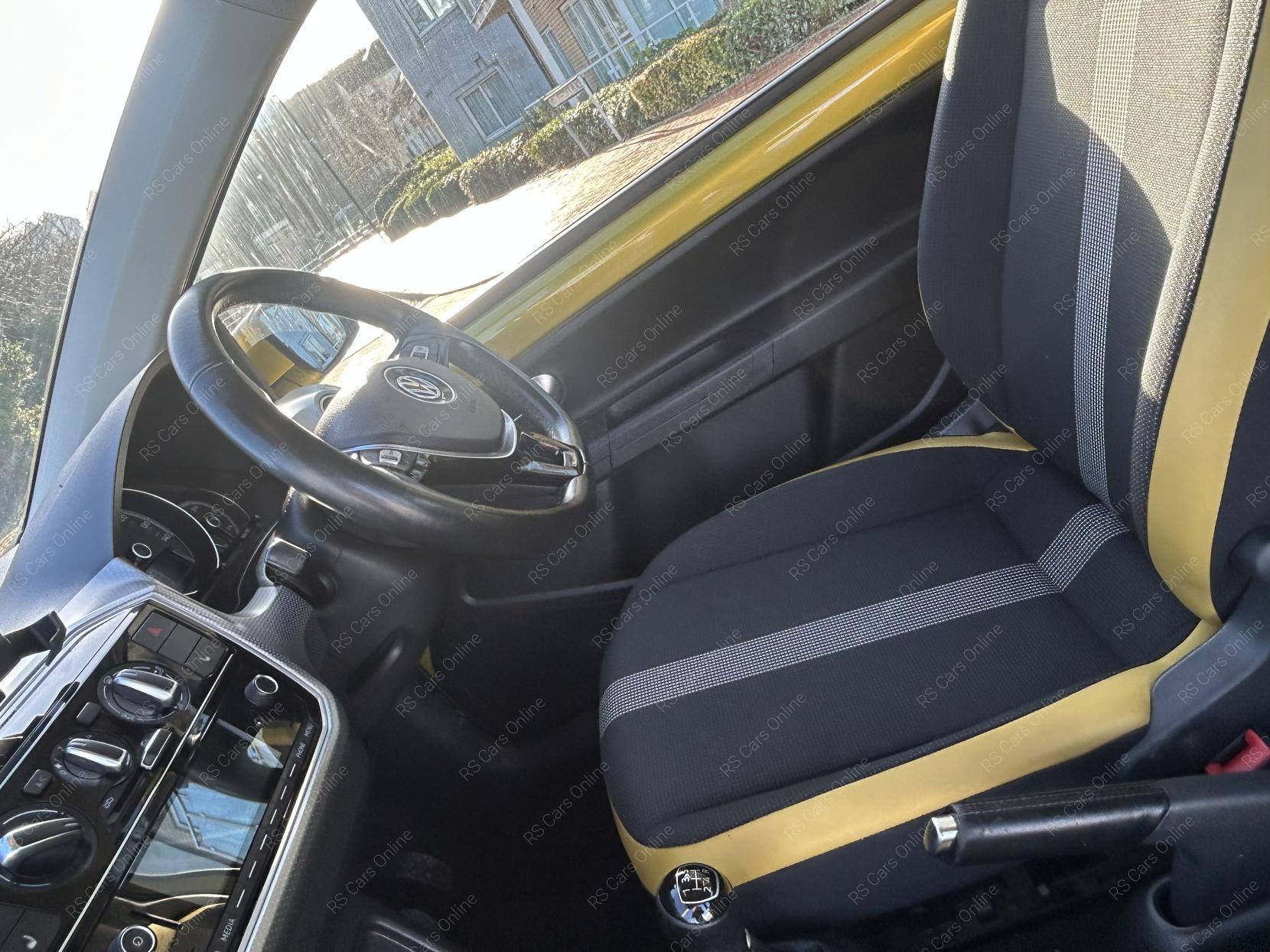 Volkswagen up! 1.0 High up! Hatchback 3dr Petrol Manual Euro 6 (75 ps)